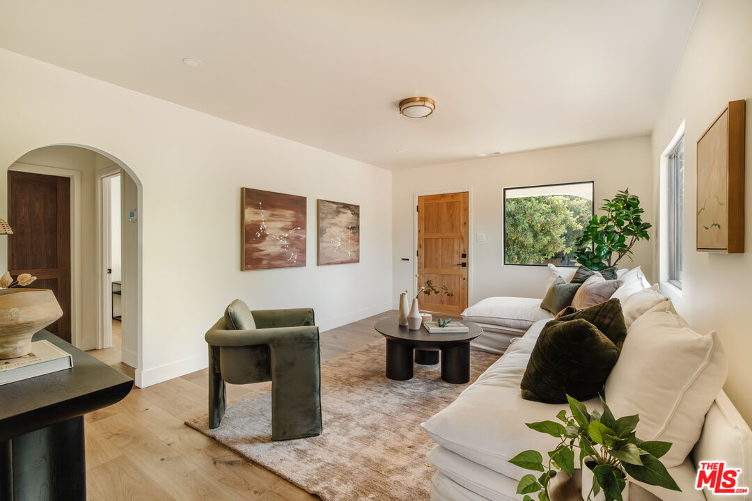 2919 Valle Vista Dr