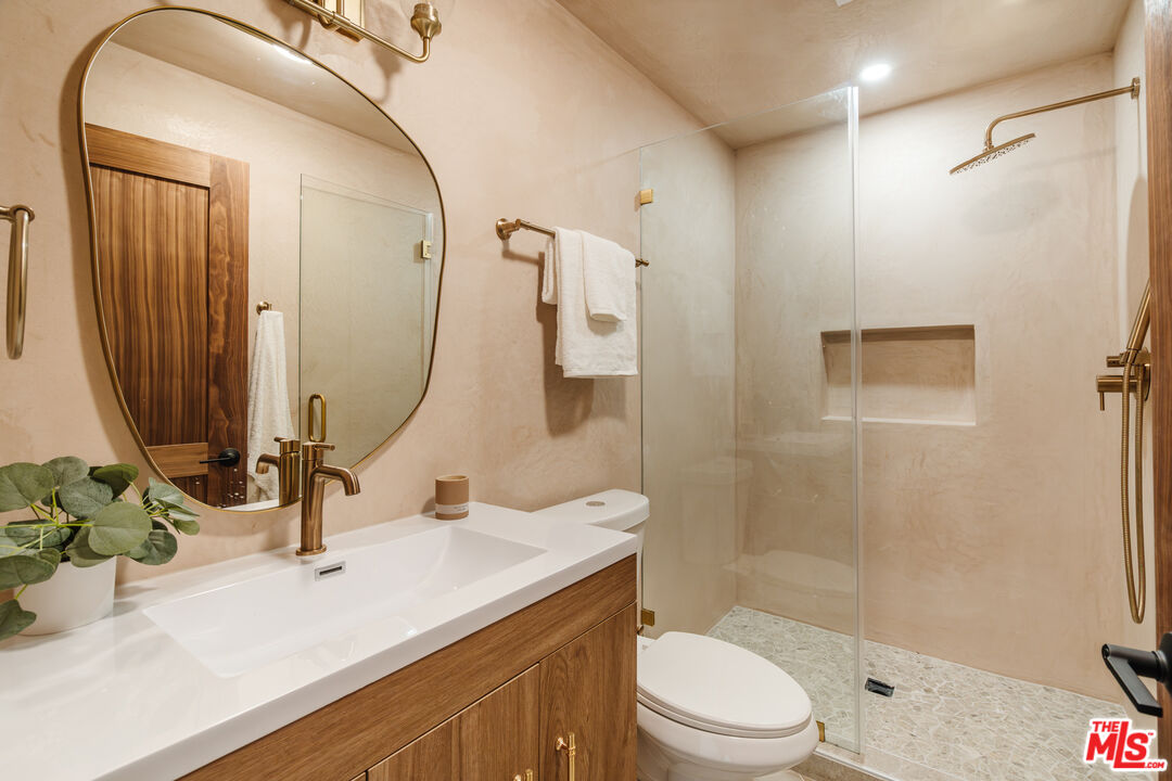 2919 Valle Vista Dr