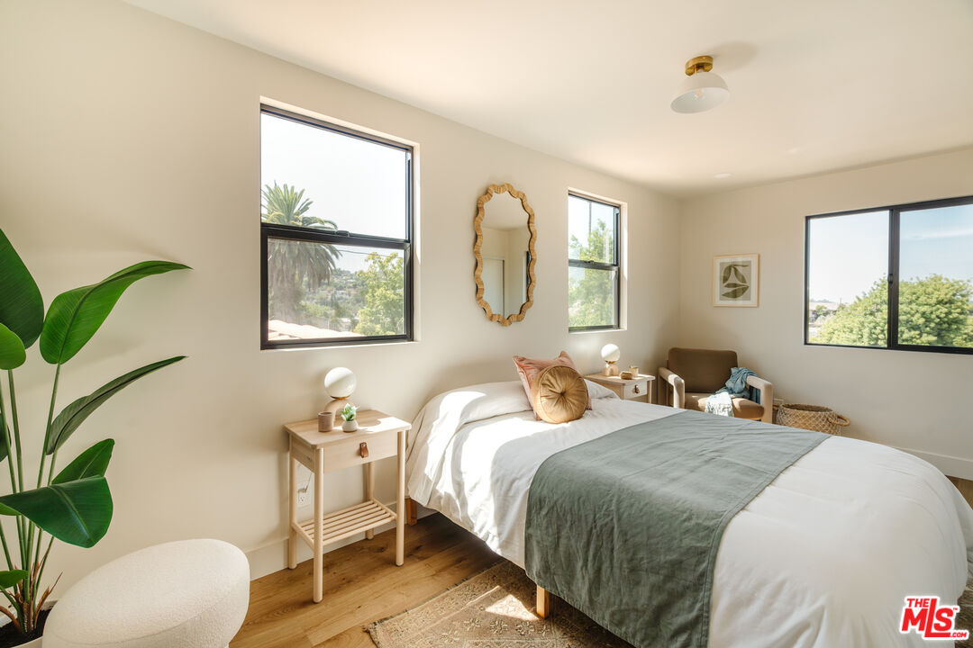 2919 Valle Vista Dr