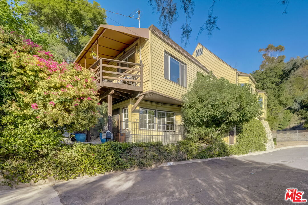1865 Verdugo Knolls Dr