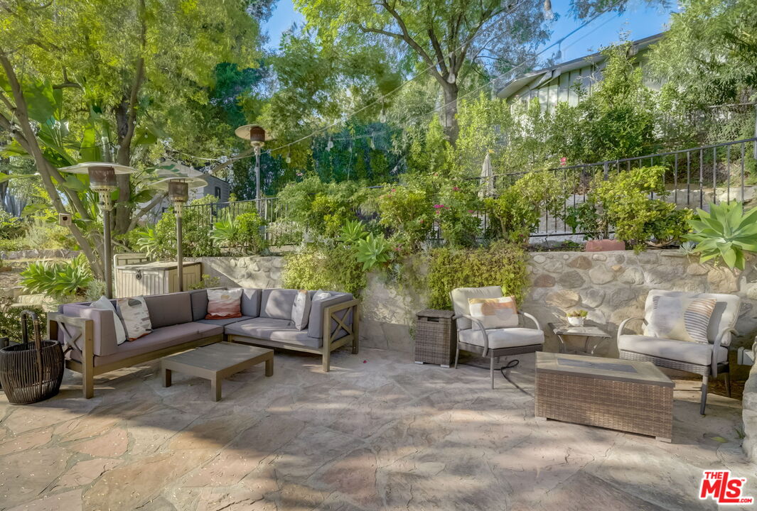 1865 Verdugo Knolls Dr