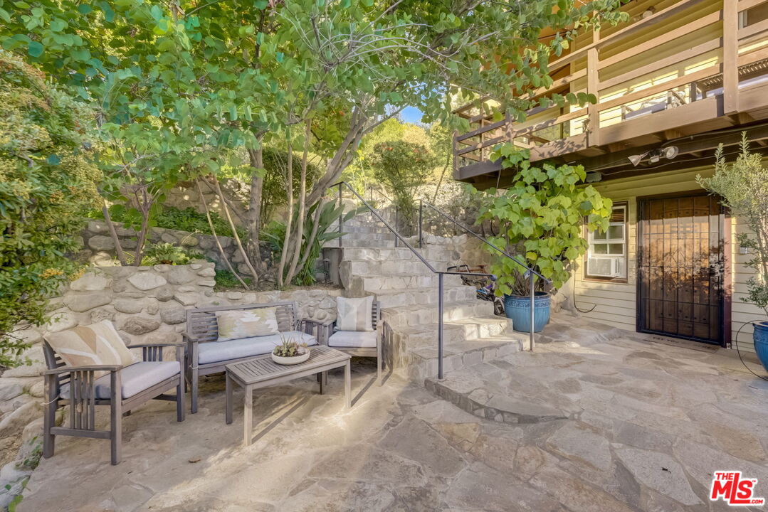 1865 Verdugo Knolls Dr
