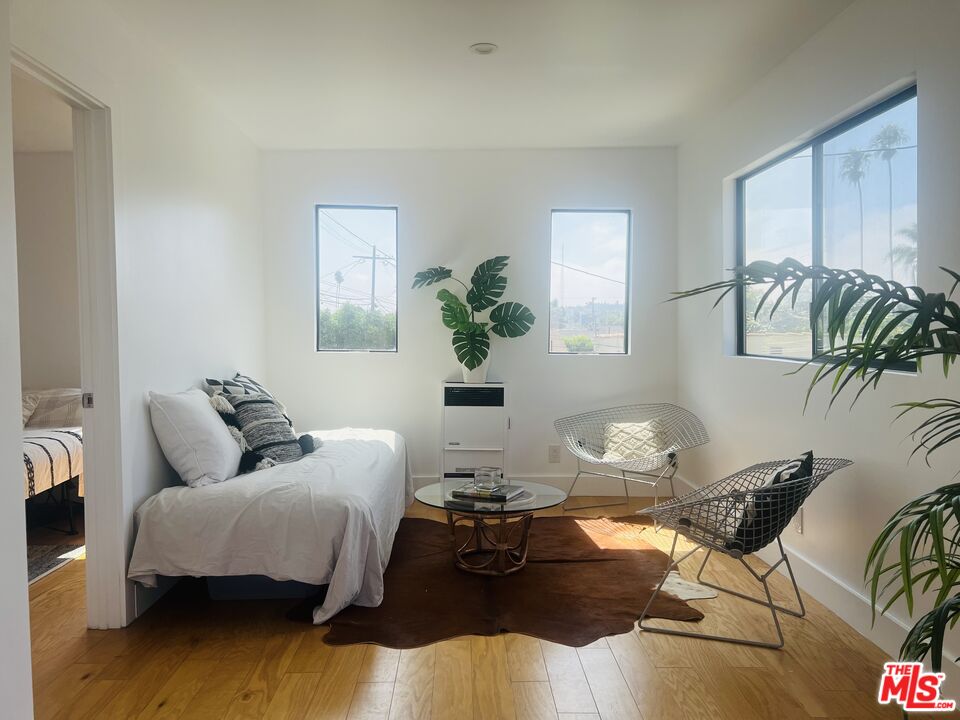 3008 Chesapeake Ave