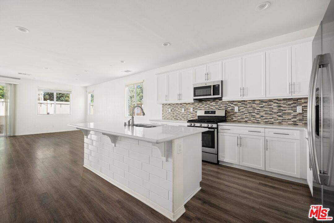 15001 Emma Dr