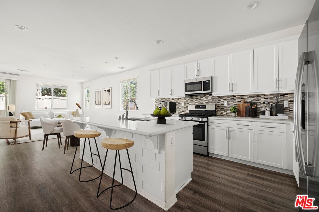 15001 Emma Dr
