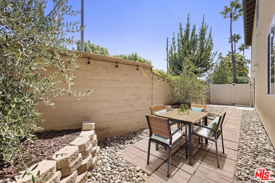 15001 Emma Dr