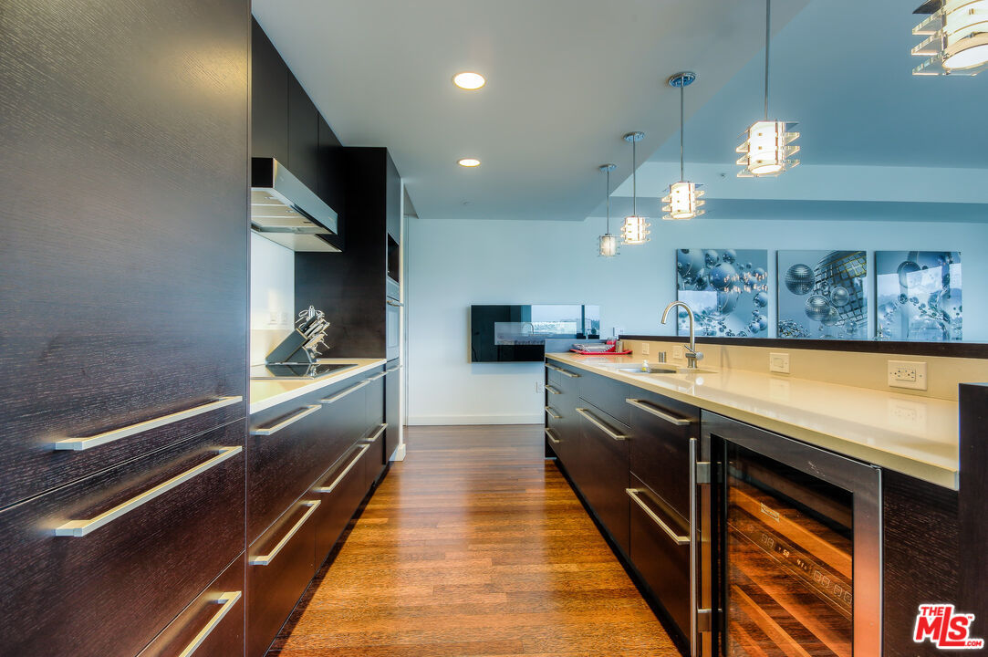 6250 HOLLYWOOD BLVD Unit: 8A