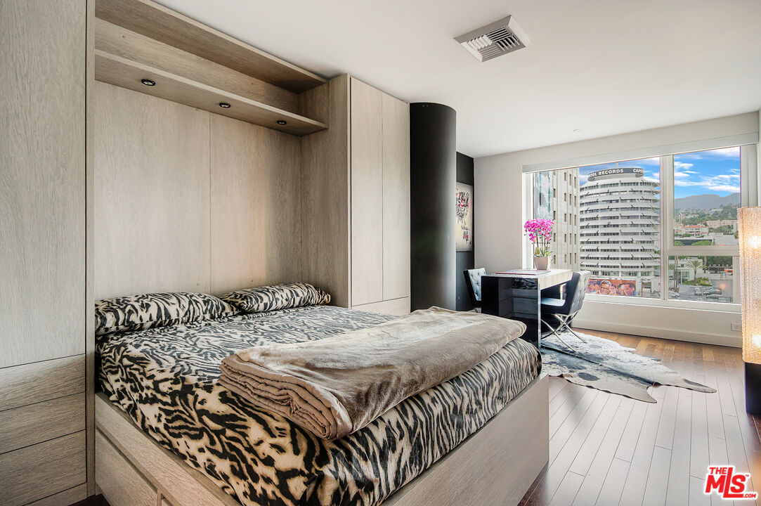 6250 HOLLYWOOD BLVD Unit: 8A