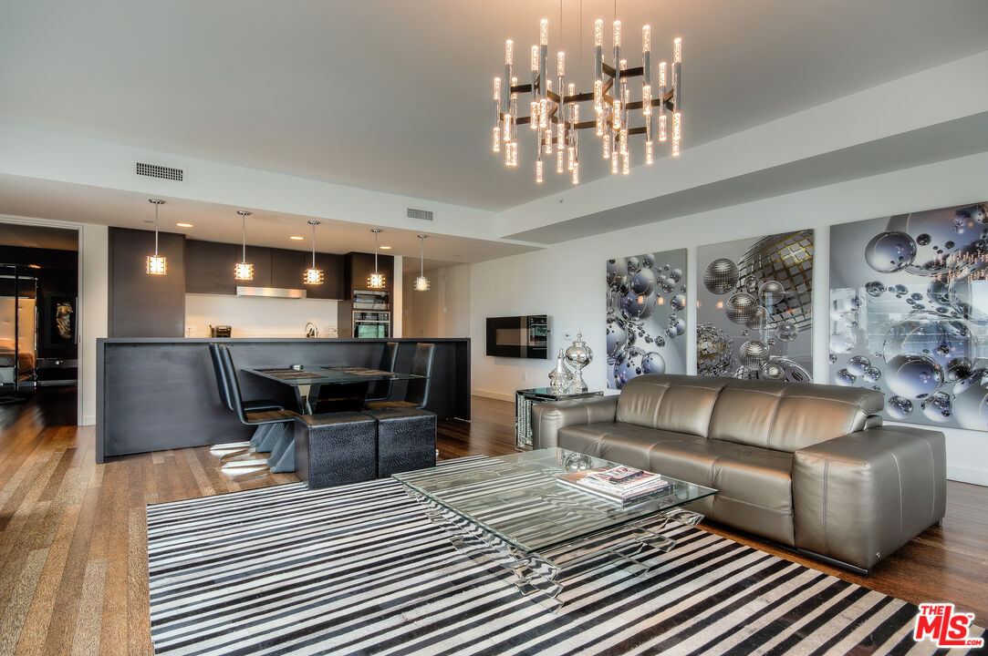6250 HOLLYWOOD BLVD Unit: 8A