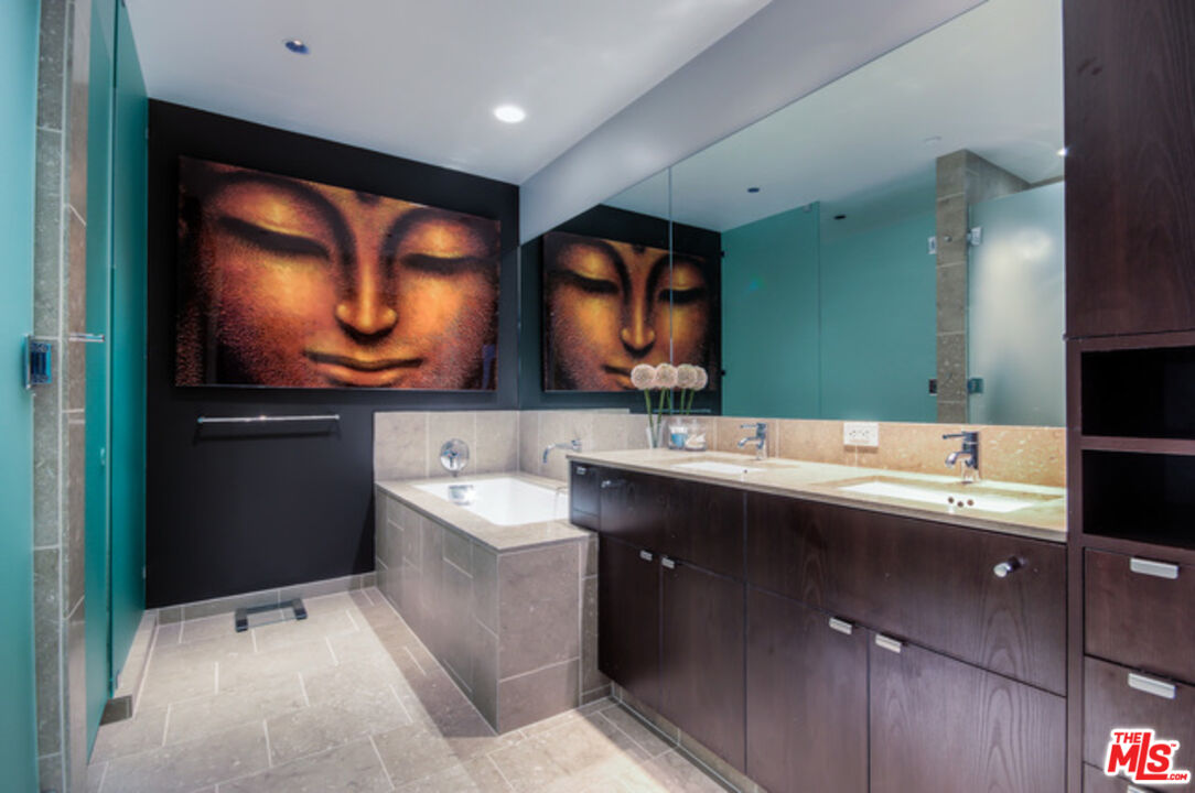 6250 HOLLYWOOD BLVD Unit: 8A