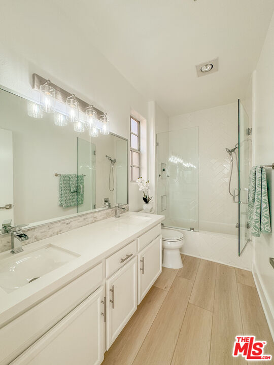 1225 Armacost Ave Unit: 205