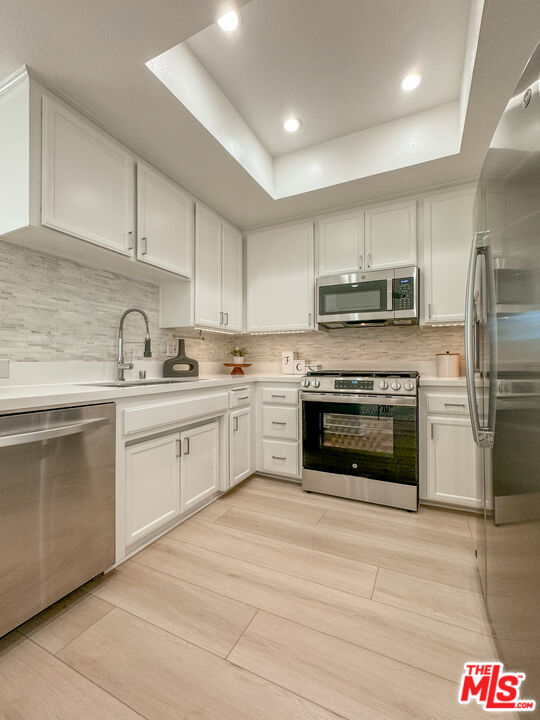 1225 Armacost Ave Unit: 205