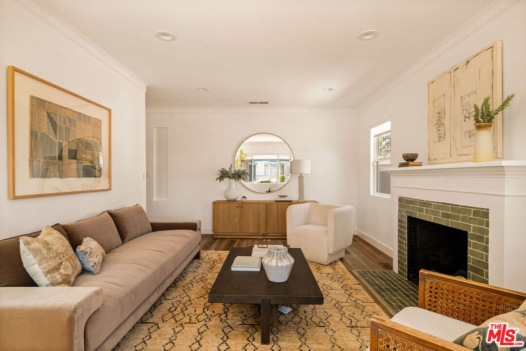 3775 Sutro Ave