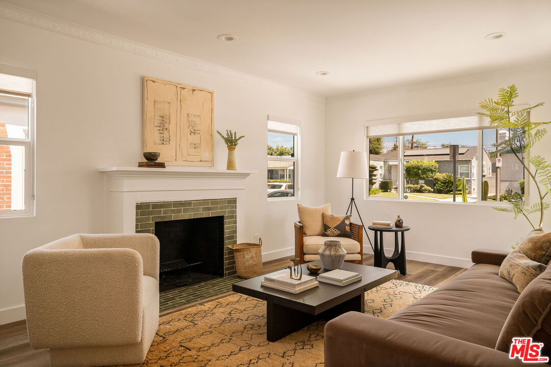 3775 Sutro Ave