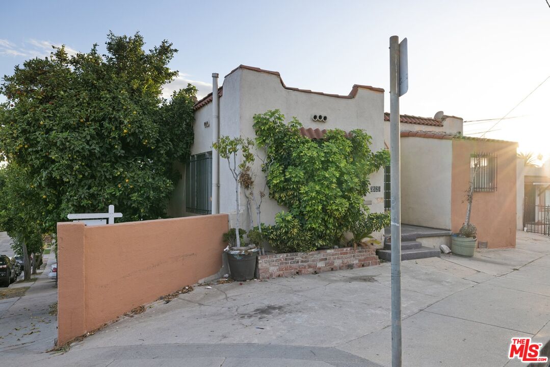 3528 Floral Dr