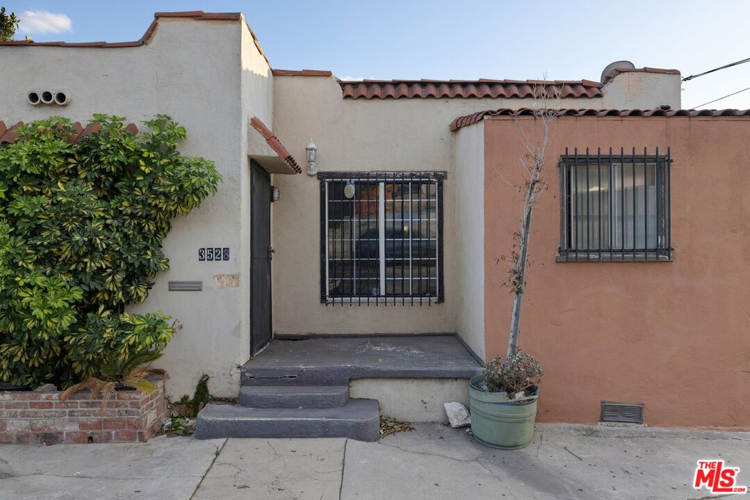 3528 Floral Dr