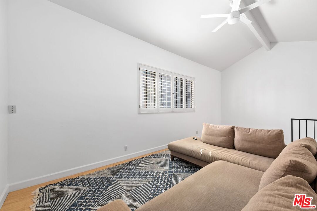 1742 Stoner Ave Unit: 2
