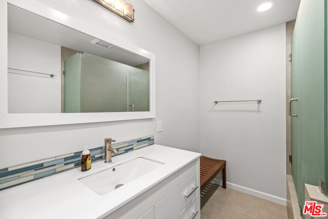 1742 Stoner Ave Unit: 2