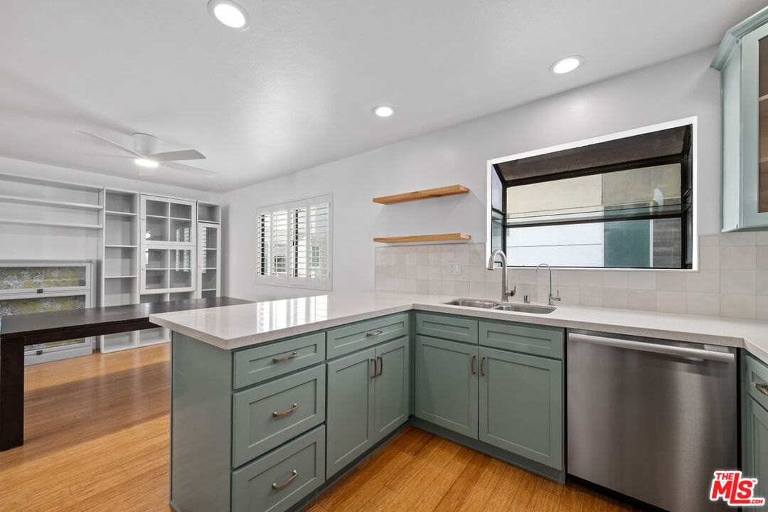 1742 Stoner Ave Unit: 2
