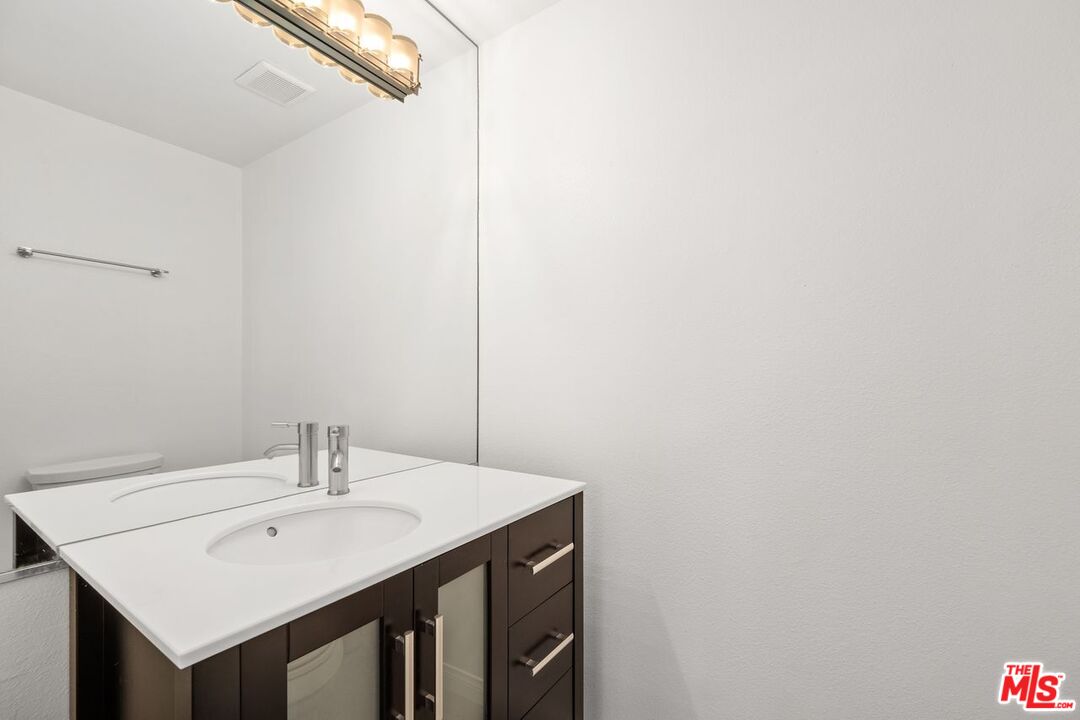 1742 Stoner Ave Unit: 2
