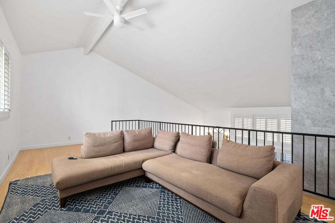 1742 Stoner Ave Unit: 2