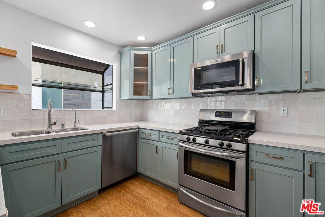 1742 Stoner Ave Unit: 2