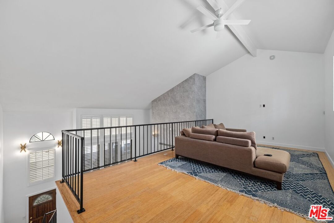 1742 Stoner Ave Unit: 2