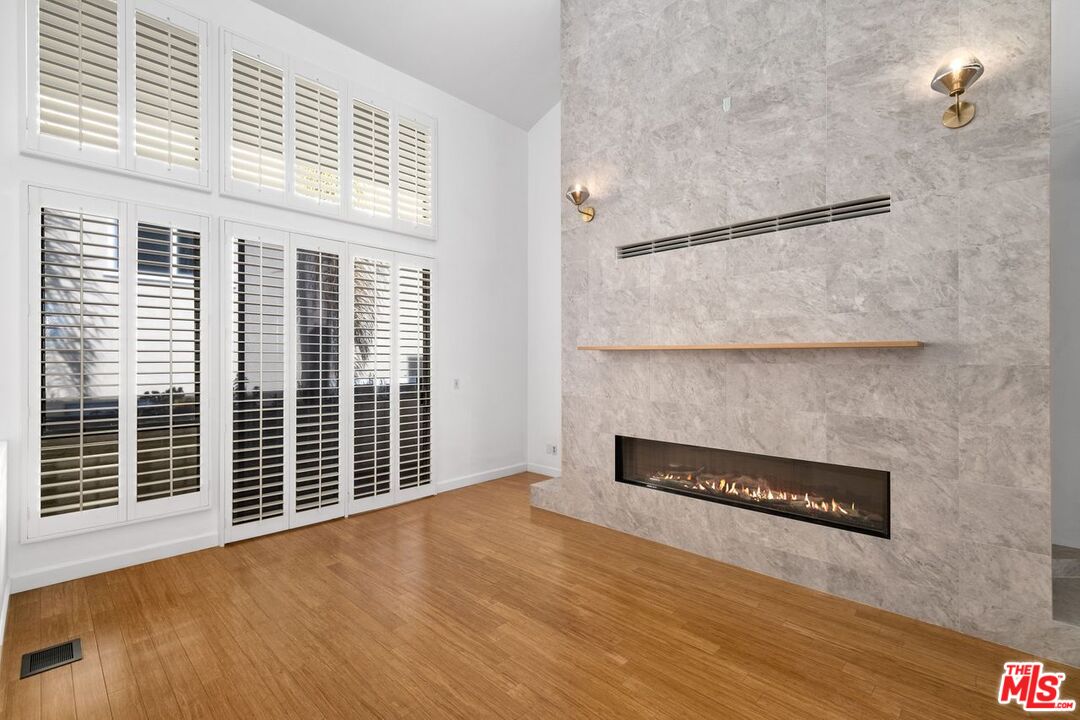 1742 Stoner Ave Unit: 2