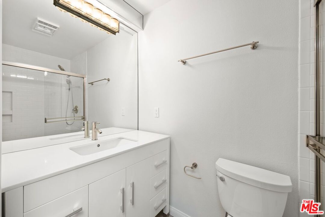 1742 Stoner Ave Unit: 2