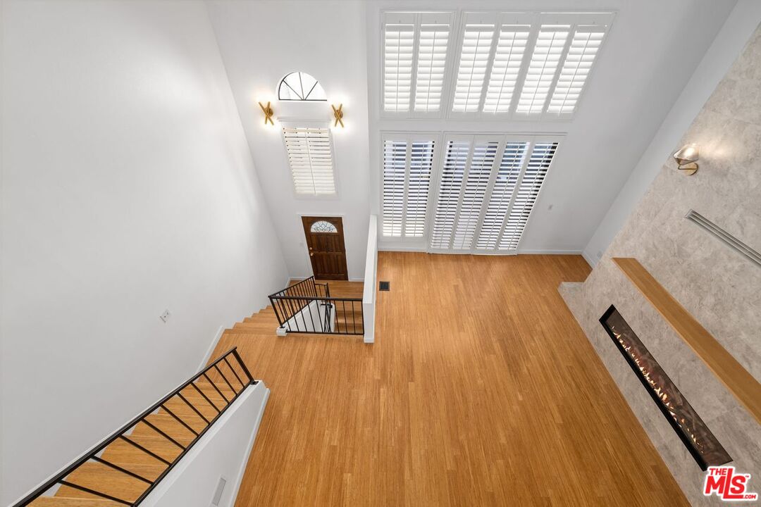 1742 Stoner Ave Unit: 2