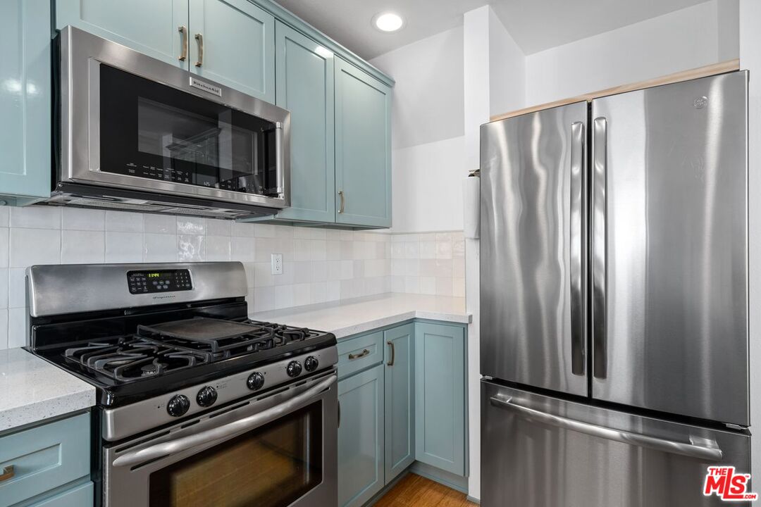 1742 Stoner Ave Unit: 2