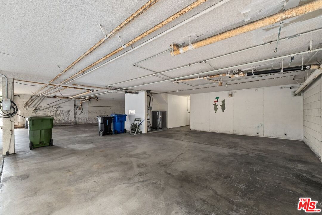 1742 Stoner Ave Unit: 2