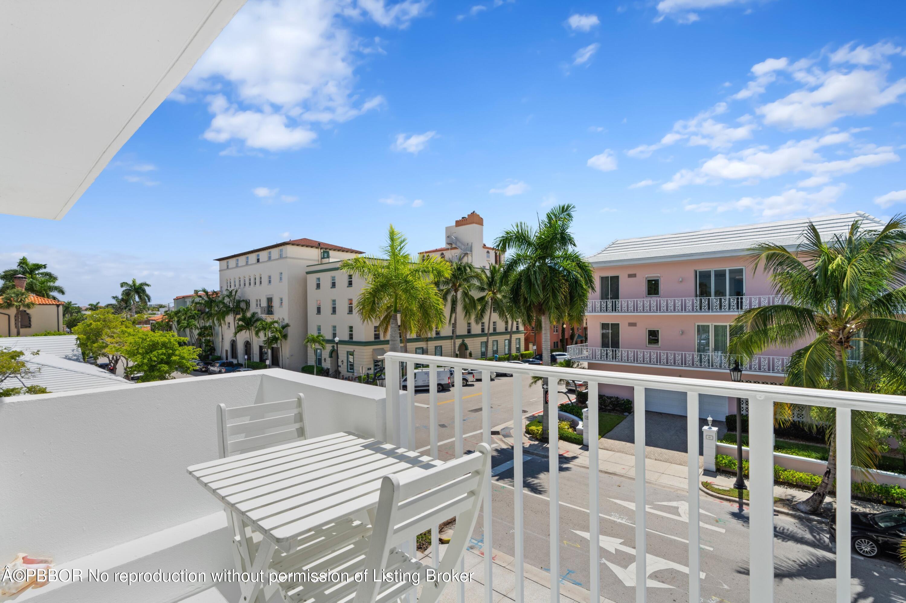 401 Peruvian Avenue, 302