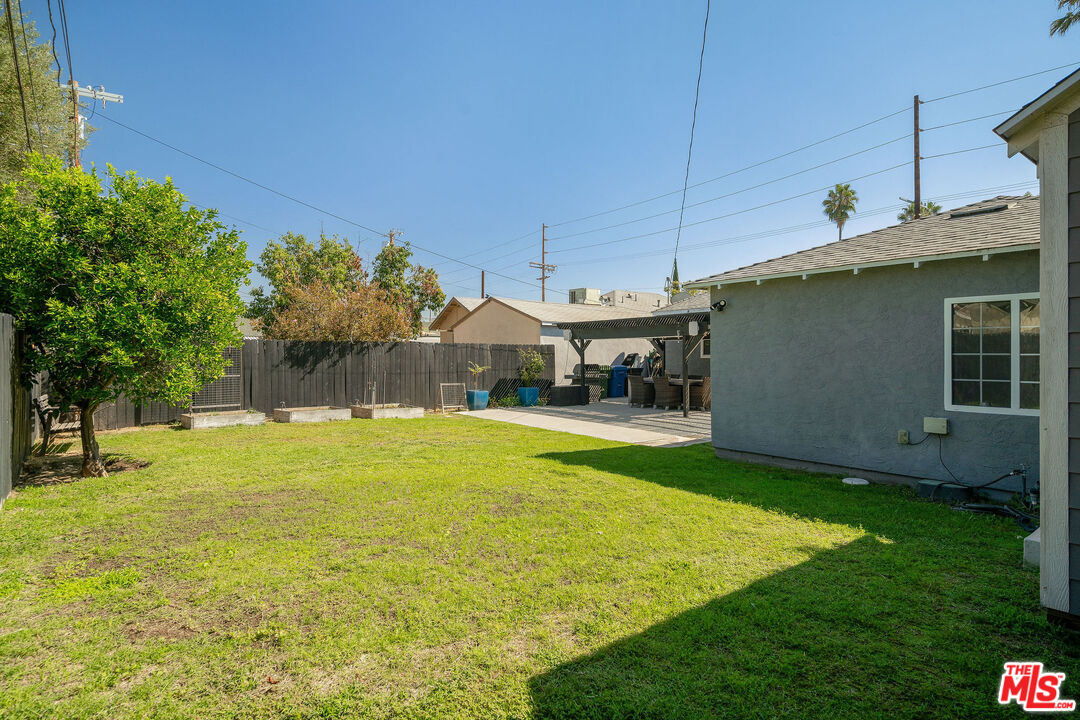 11027 Hatteras St