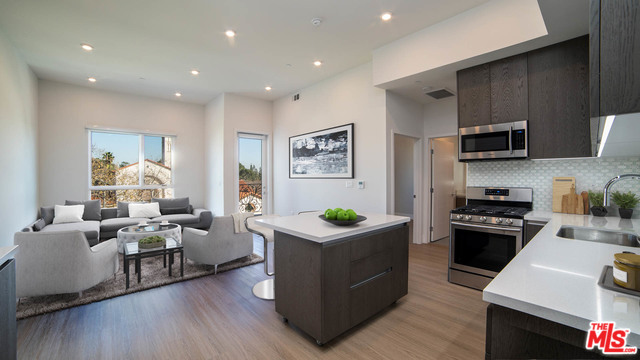 909 S LE DOUX RD Unit: 302