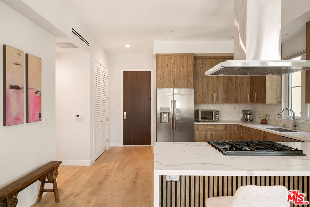 361 Myrtle Unit: 204