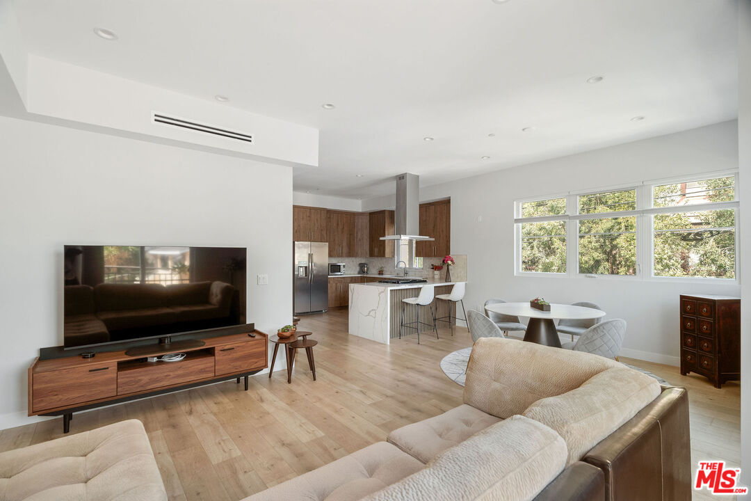 361 Myrtle Unit: 204