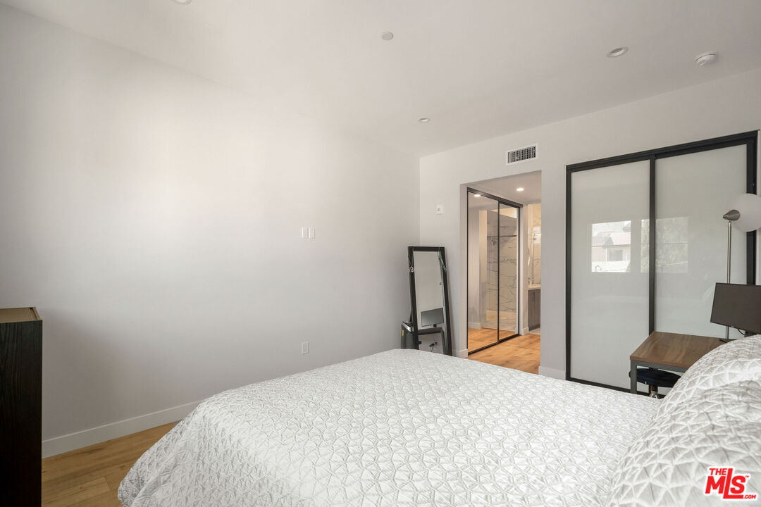 361 Myrtle Unit: 204