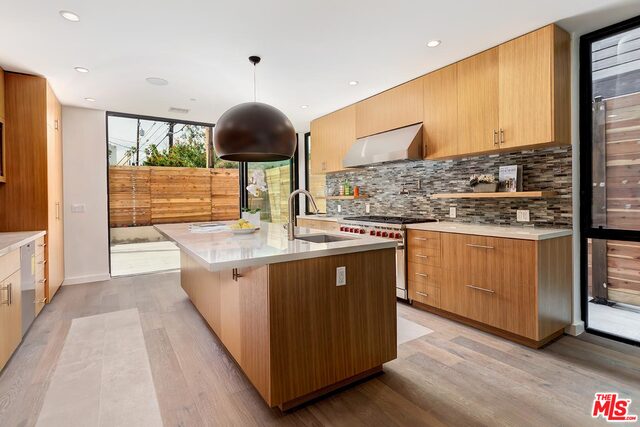 141 HOLLISTER AVE
