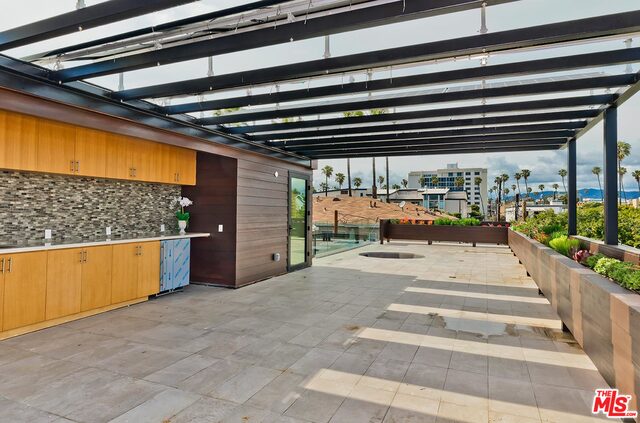 141 HOLLISTER AVE
