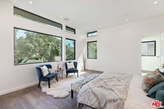 141 HOLLISTER AVE