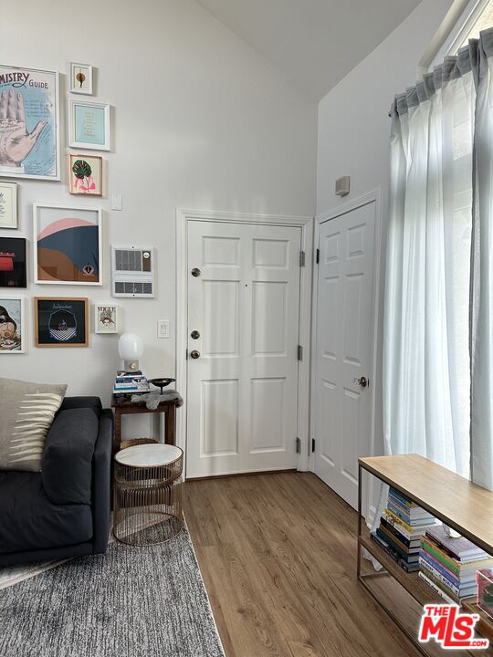 9707 Charnock Ave Unit: 201