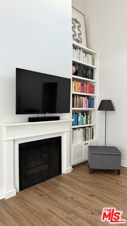 9707 Charnock Ave Unit: 201