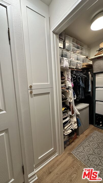 9707 Charnock Ave Unit: 201