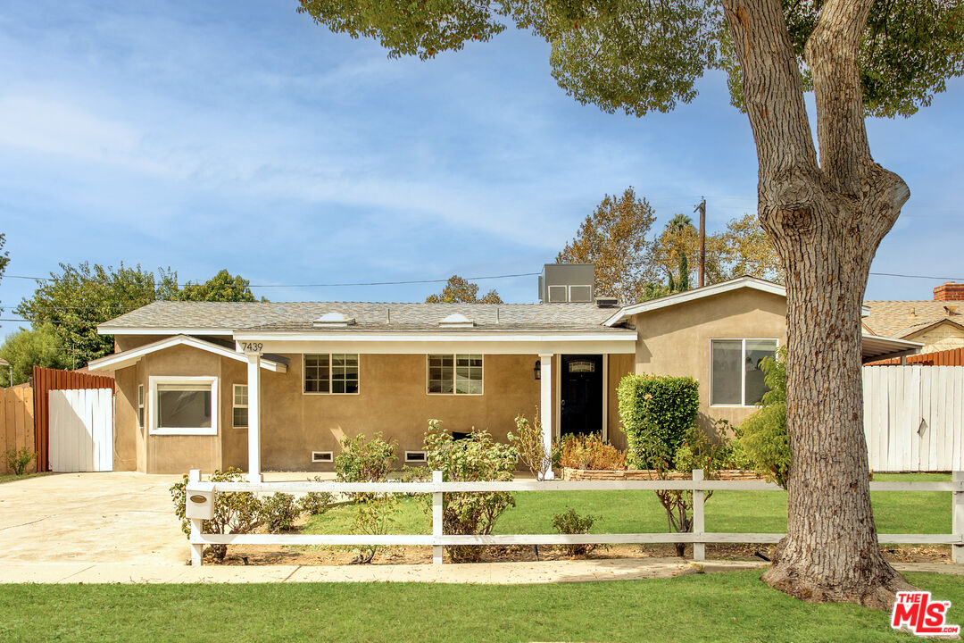 7439 Leescott Ave