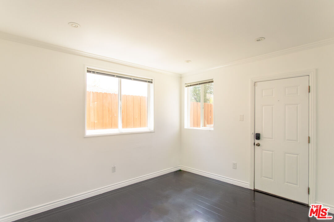 7439 Leescott Ave