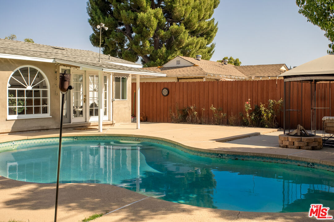 7439 Leescott Ave