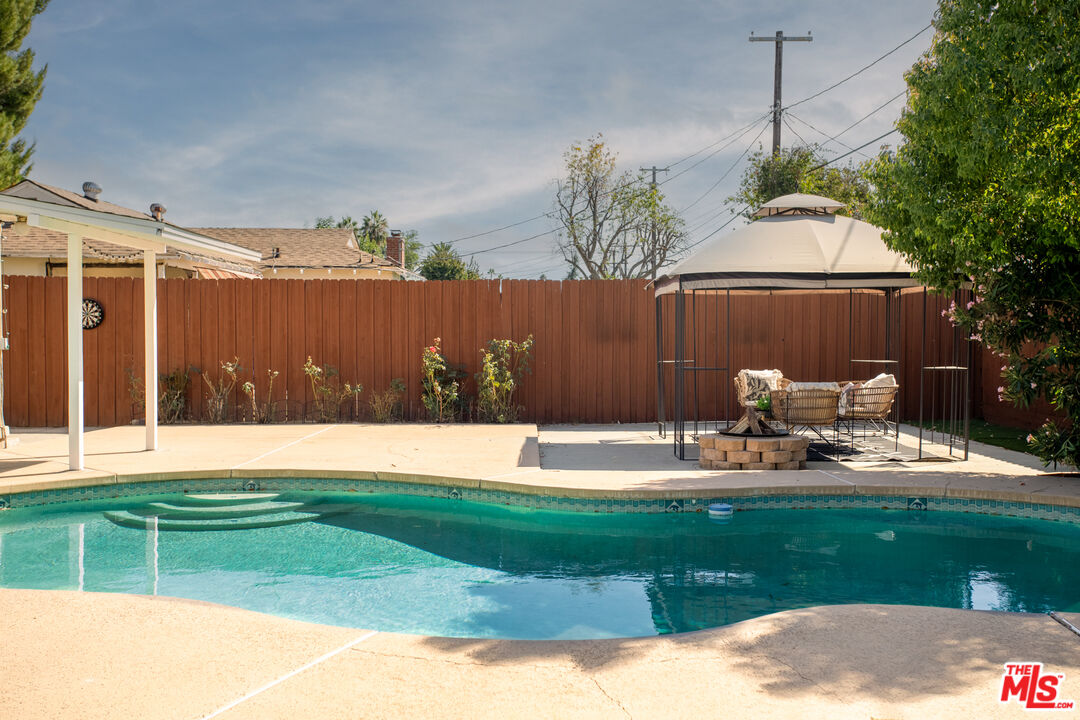 7439 Leescott Ave
