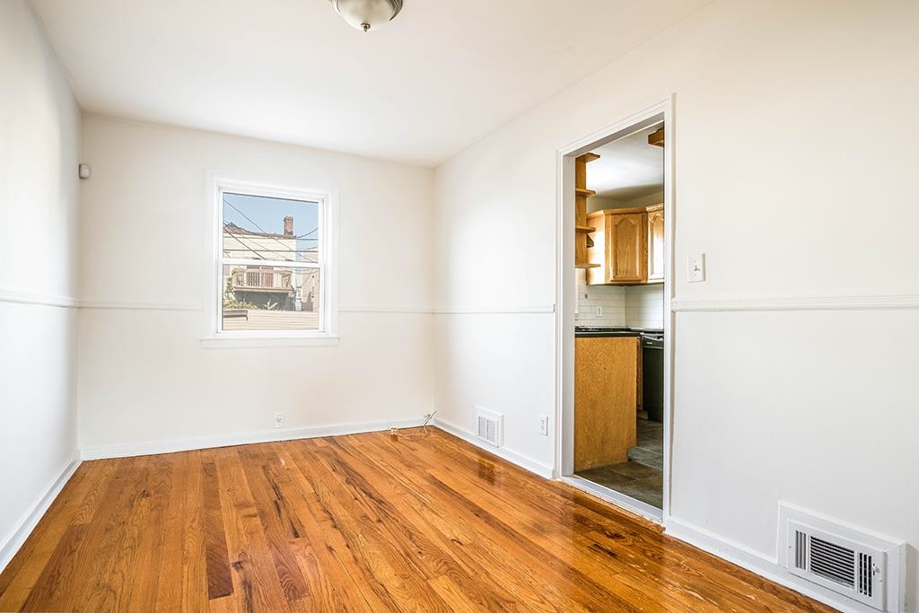 328 STEVENS AVE