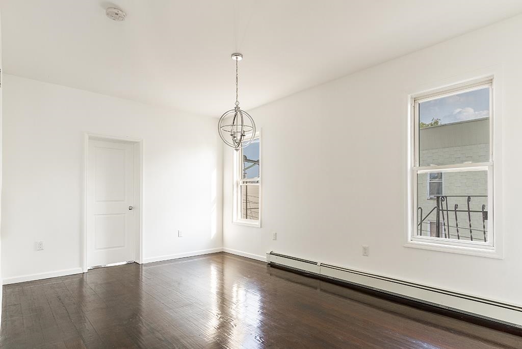 17 PIERCE AVE